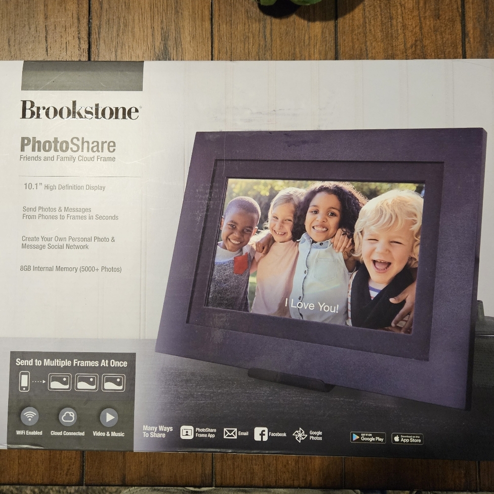 Brookstone 10.1 Inch Friends Family PhotoShare Black Digital Photo Cloud Frame